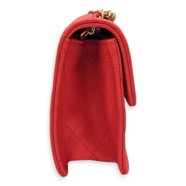 Chanel Quilted Seasonal Flap (Square) Coral Shoulder Bag in Soft Caviar, Gold hardware - Image 3