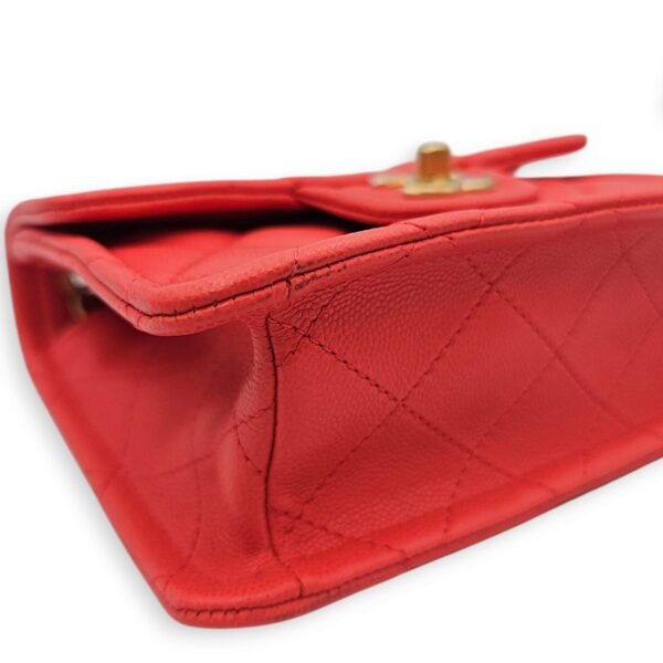 Chanel Quilted Seasonal Flap (Square) Coral Shoulder Bag in Soft Caviar, Gold hardware - Image 10