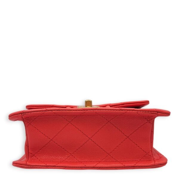 Chanel Quilted Seasonal Flap (Square) Coral Shoulder Bag in Soft Caviar, Gold hardware - Image 5