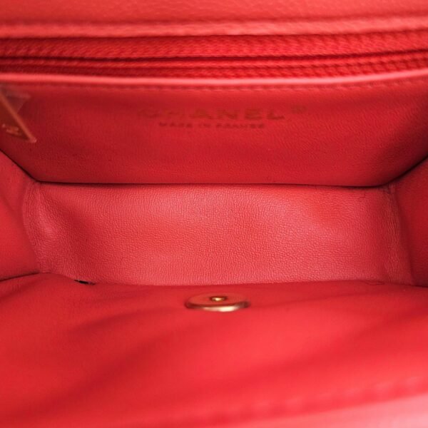 Chanel Quilted Seasonal Flap (Square) Coral Shoulder Bag in Soft Caviar, Gold hardware - Image 8