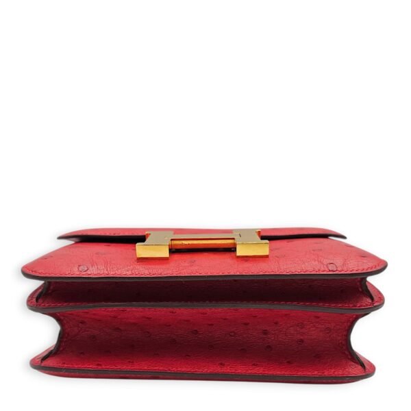 Constance 18 Rouge Vif in Ostrich, Gold hardware - Image 5
