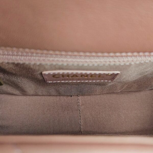 Chain Around Chevron Mini Flap 21x14x6cm Dusty Rose Crossbody Bag in Lambskin, Gold hardware - Image 6