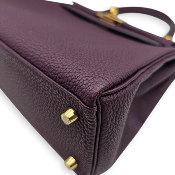Kelly 25 Cassis in Togo, Gold hardware - Image 8