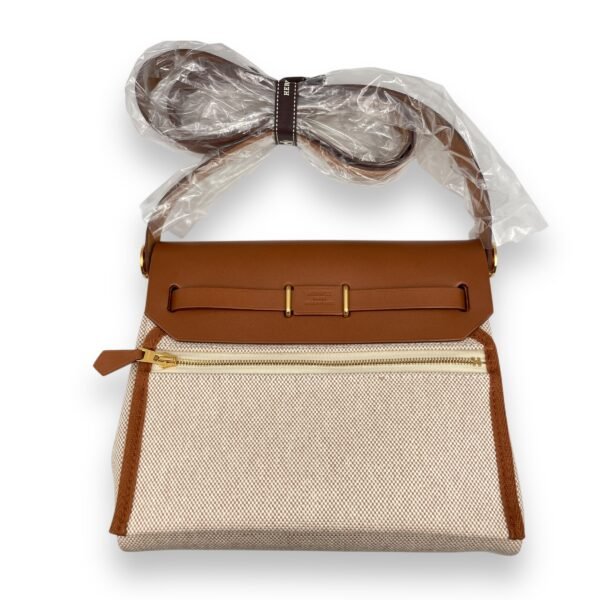 Herbag Mini Fauve/Ecru-Beige in Vache Hunter/Toile H, Gold hardware - Image 2
