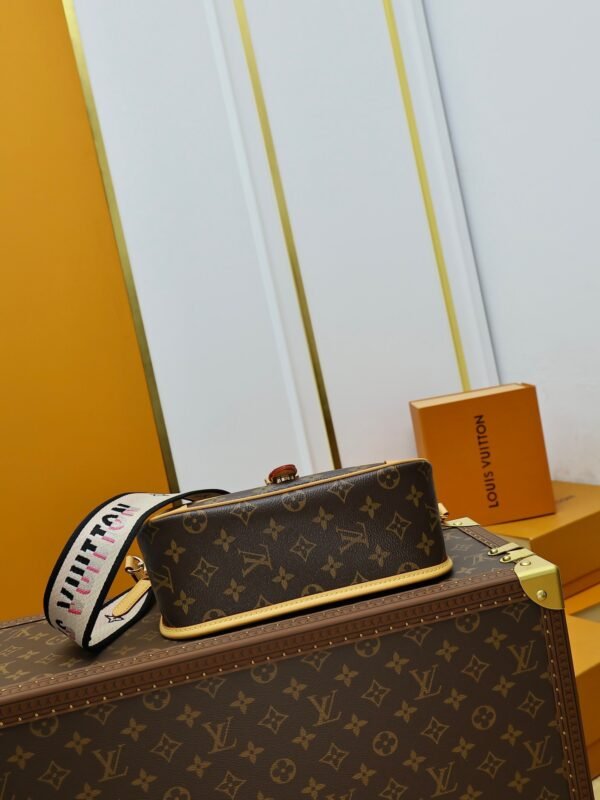 Louis Vuitton M45985  Diane - Image 7