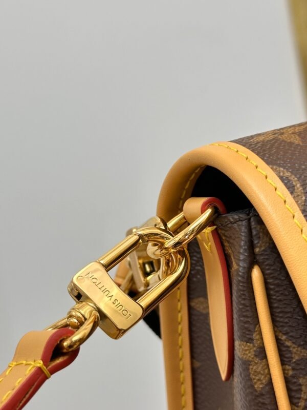 Louis Vuitton M45985  Diane - Image 5