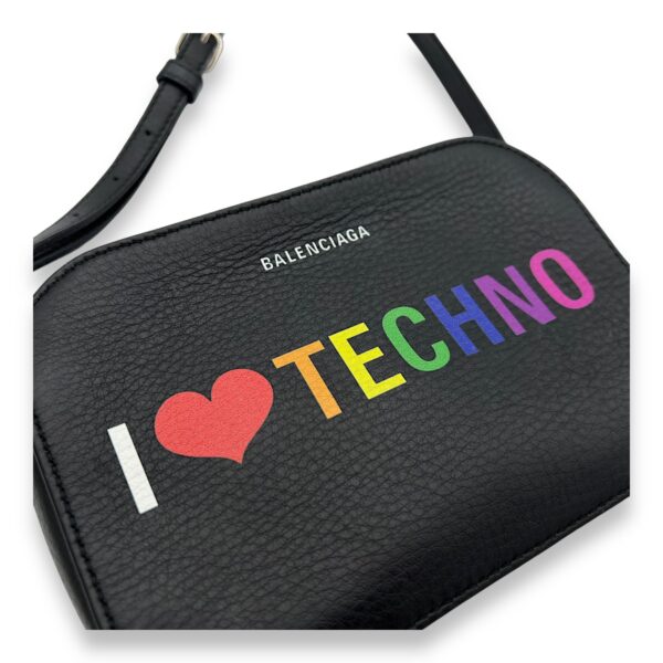 I Love Techno XS Everyday Camera Black Crossbody Bag in Calfskin, Silver hardware - Image 6