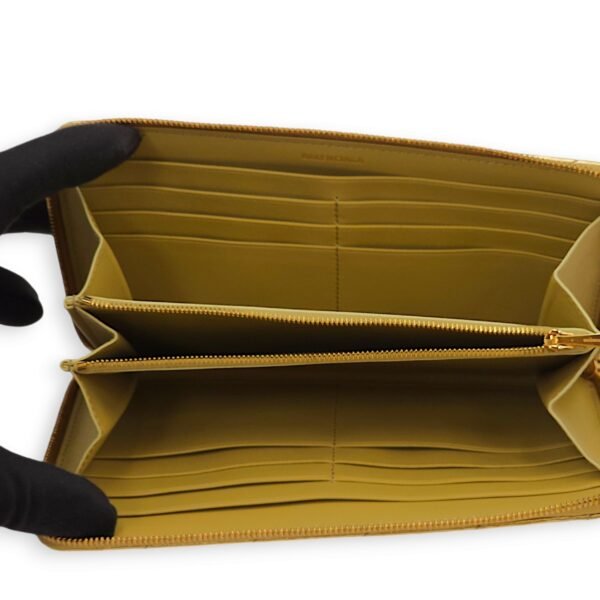 Crush Continental Gold Wallet in Metallic calf, Gold hardware - Image 6