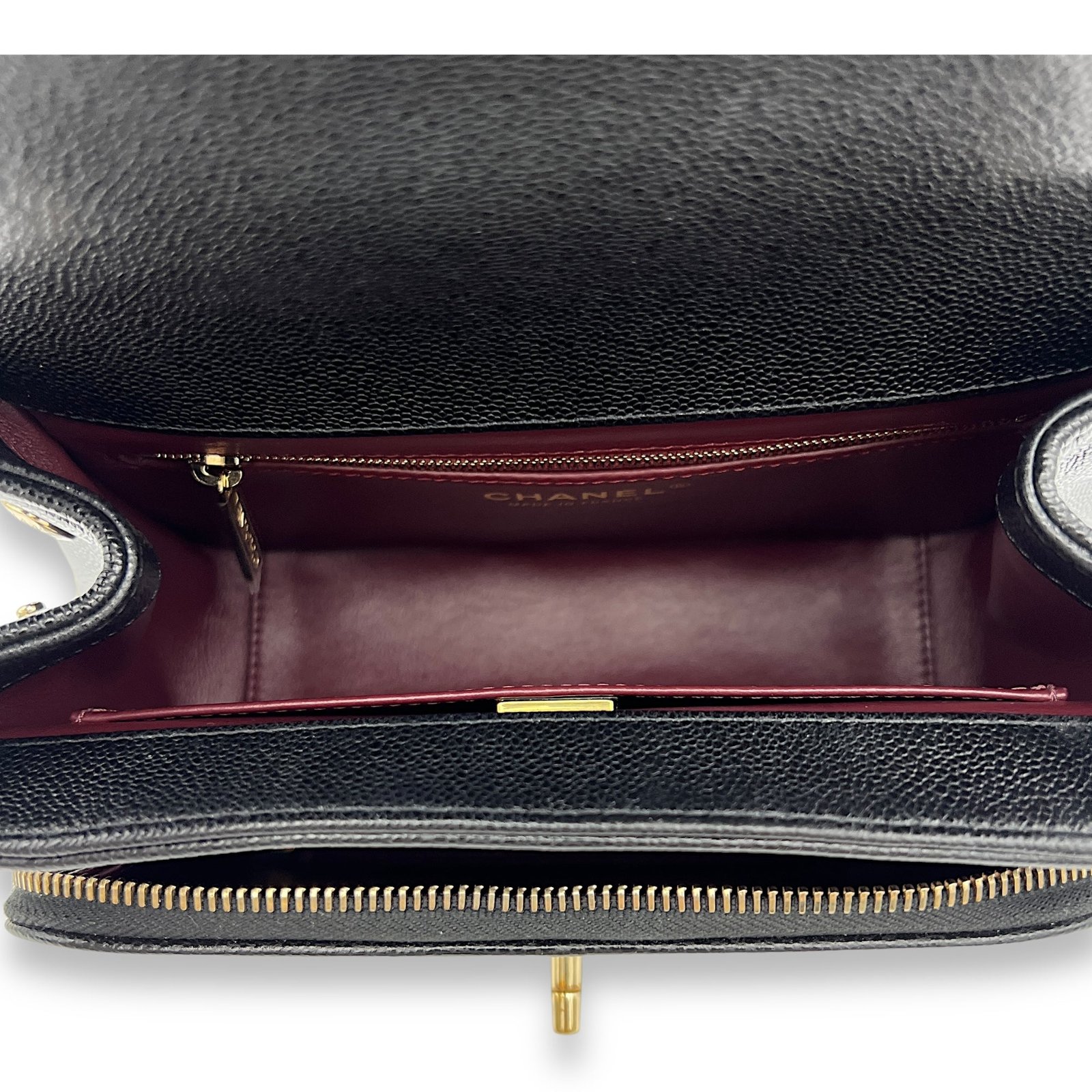 Business Affinity Medium Top handle bag in Caviar leather, Gold Hardware - Image 6