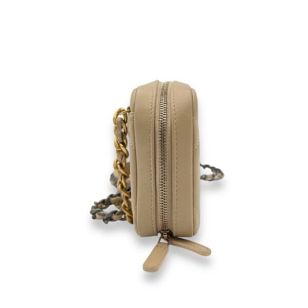 C19 Beige Clutch With Chain Camera Bag in Lambskin, Mixed hardware - Image 3