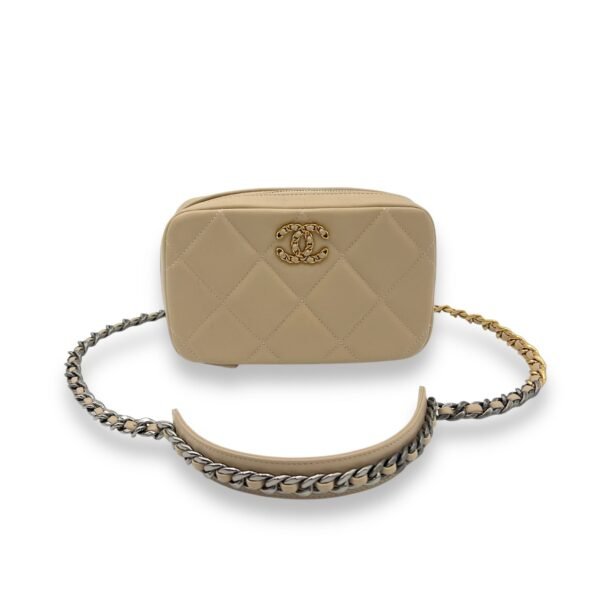 C19 Beige Clutch With Chain Camera Bag in Lambskin, Mixed hardware - Image 7