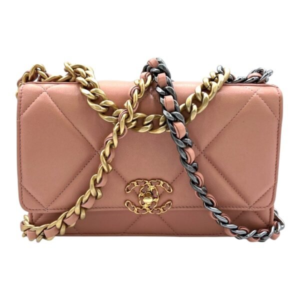 C19 Wallet On Chain Beige in Lambskin, Mixed hardware - Image 10