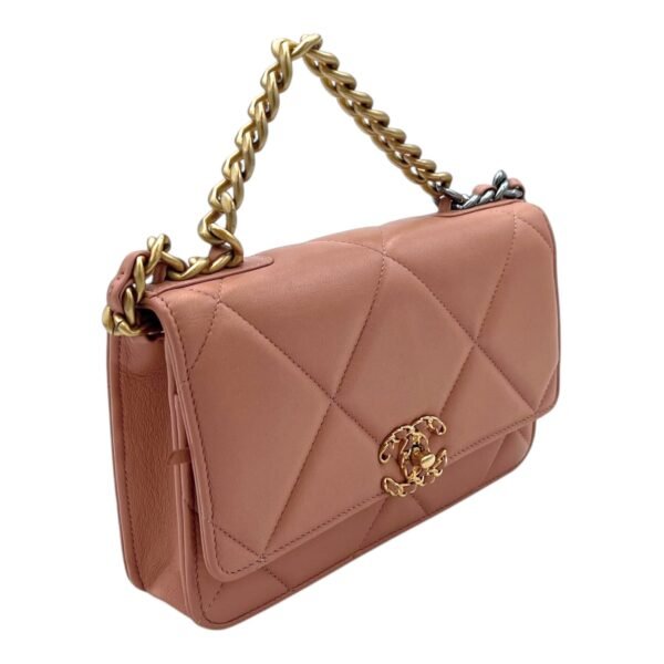 C19 Wallet On Chain Beige in Lambskin, Mixed hardware - Image 4