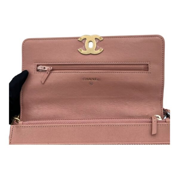 C19 Wallet On Chain Beige in Lambskin, Mixed hardware - Image 7