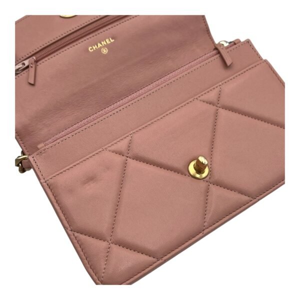 C19 Wallet On Chain Beige in Lambskin, Mixed hardware - Image 8