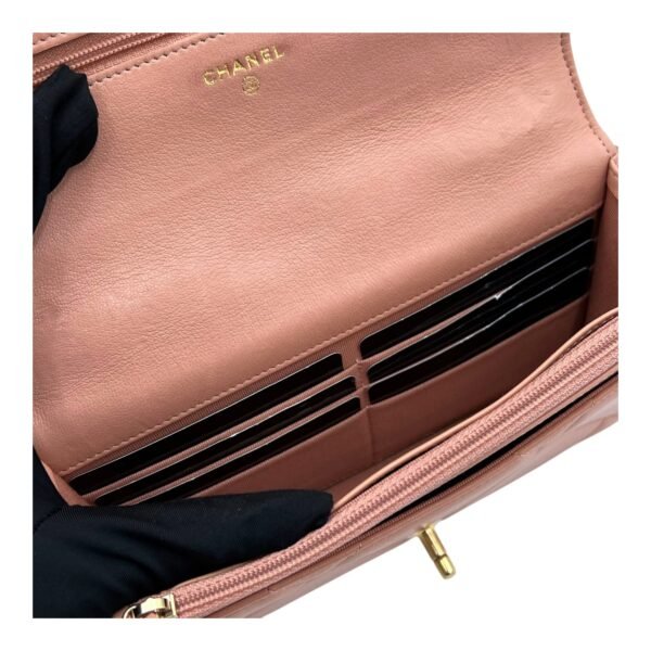 C19 Wallet On Chain Beige in Lambskin, Mixed hardware - Image 9