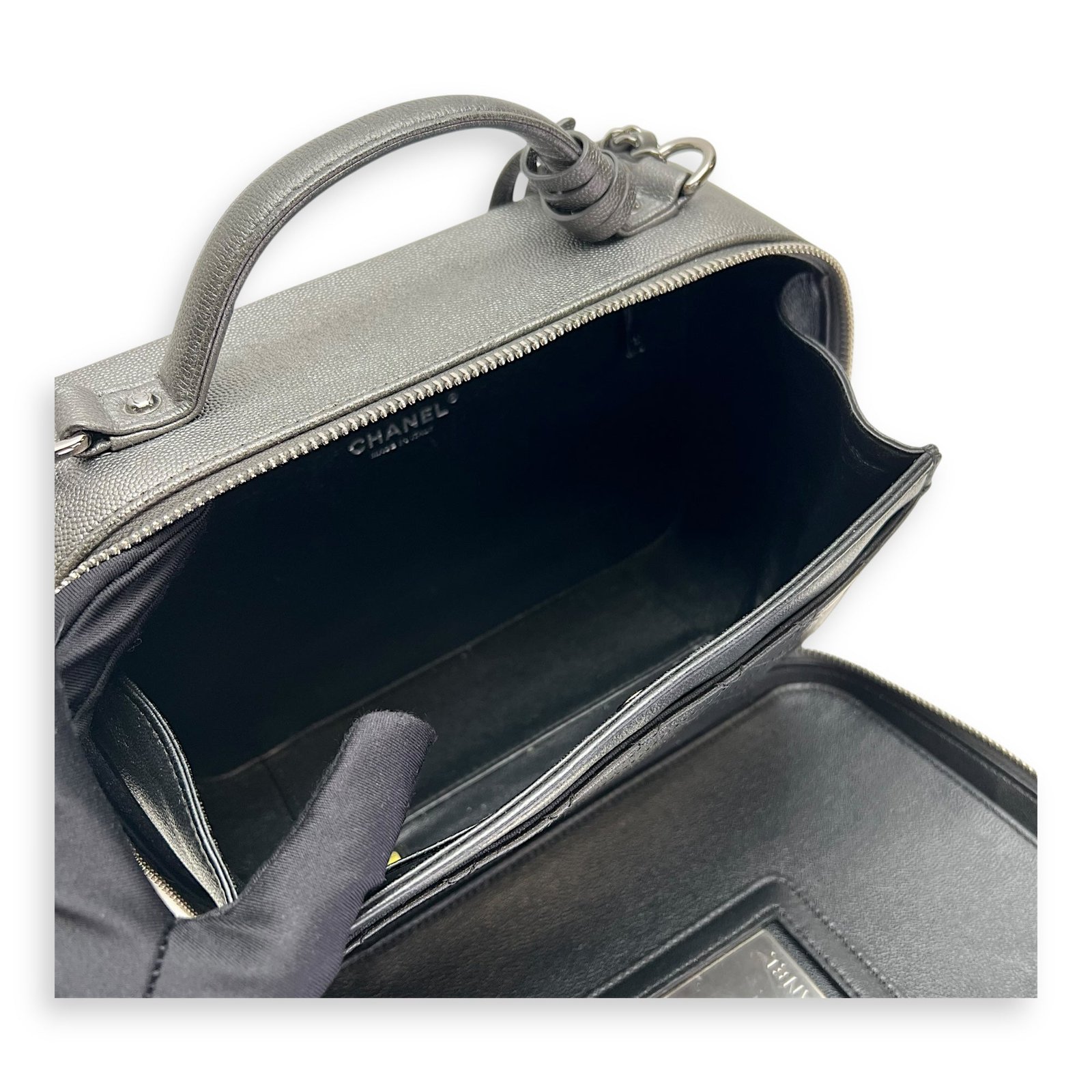 CC Filigree Large Silver Top Handle Bag in Caviar Leather, Silver hardware - Image 12