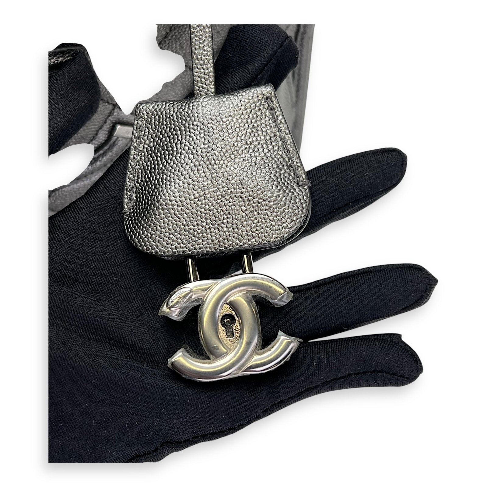 CC Filigree Large Silver Top Handle Bag in Caviar Leather, Silver hardware - Image 6