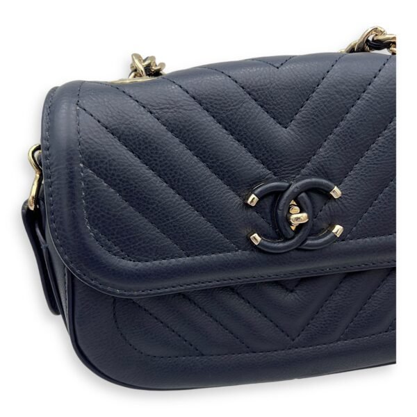 CC Flap Chevron Blue Crossbody Bag in Calfskin, Gold hardware - Image 17