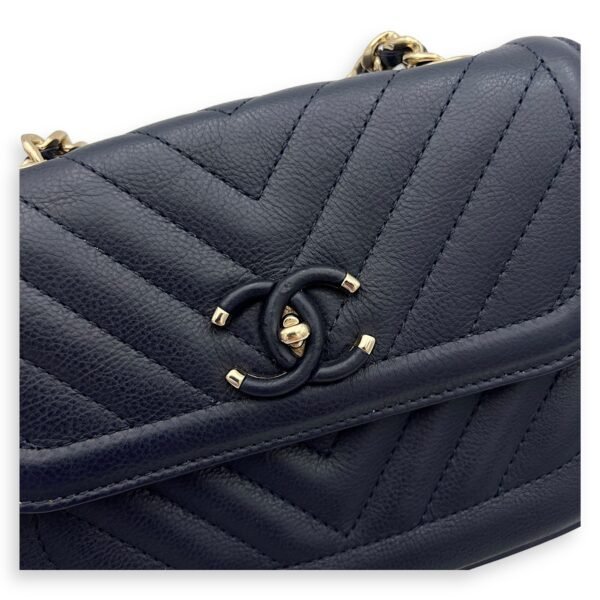 CC Flap Chevron Blue Crossbody Bag in Calfskin, Gold hardware - Image 19