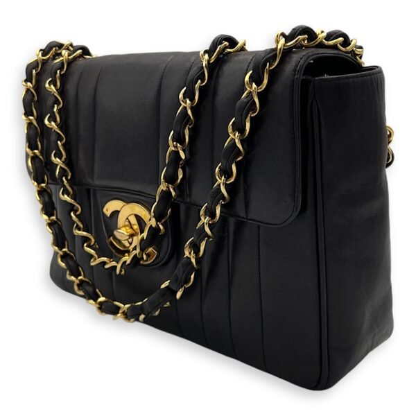 CC Jumbo Vintage Flap Black Shoulder Bag in Lambskin, Gold hardware - Image 4