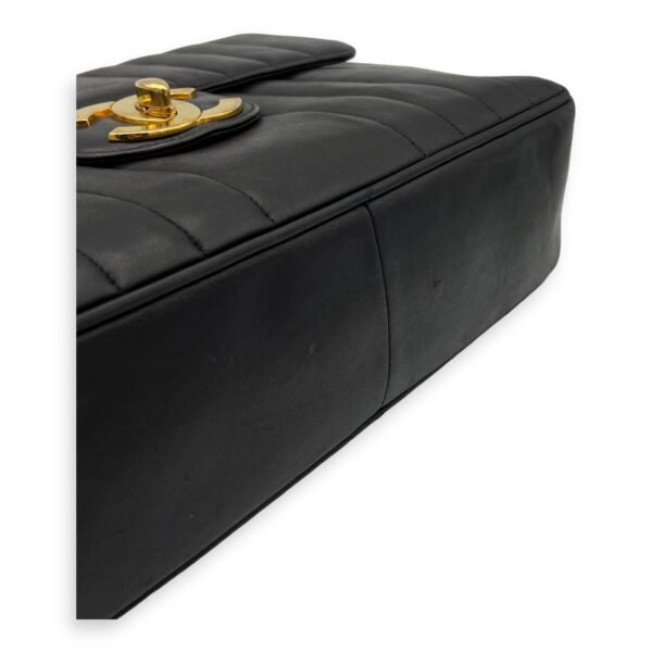 CC Jumbo Vintage Flap Black Shoulder Bag in Lambskin, Gold hardware - Image 7
