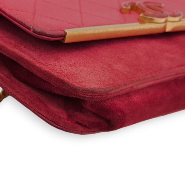 CC Quilted Seasonal Red Wallet On Chain in Caviar/Suede, Gold hardware - Image 7