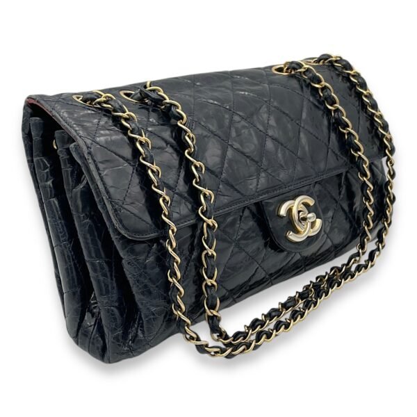 CC Turnlock Crinkled Navy Shoulder Bag in Calfskin, Gold hardware - Image 4