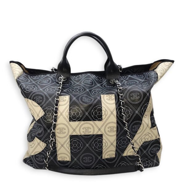 Camellia Logo Printed Deauville Black & cream Tote Bag in Coated Canvas, Silver hardware - Image 7