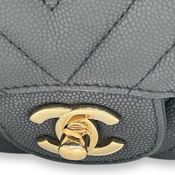 Chevron Classic Double Flap Medium Black Shoulder Bag in Caviar, Gold hardware - Image 8