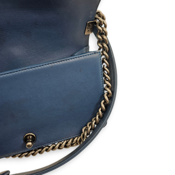 Chevron Le Boy Medium Dark Blue Shoulder Bag in Lambskin, Ruthenium hardware - Image 16