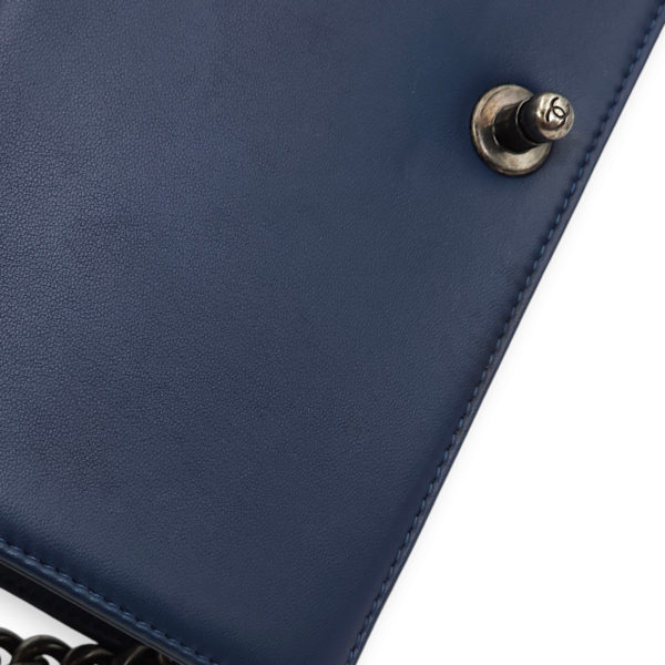 Chevron Le Boy Medium Dark Blue Shoulder Bag in Lambskin, Ruthenium hardware - Image 2