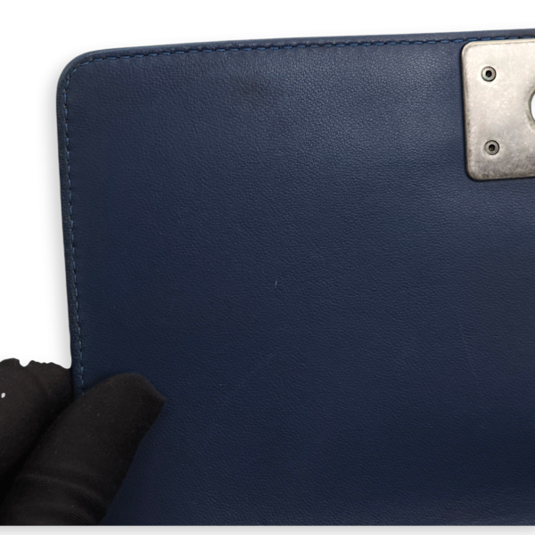 Chevron Le Boy Medium Dark Blue Shoulder Bag in Lambskin, Ruthenium hardware - Image 5
