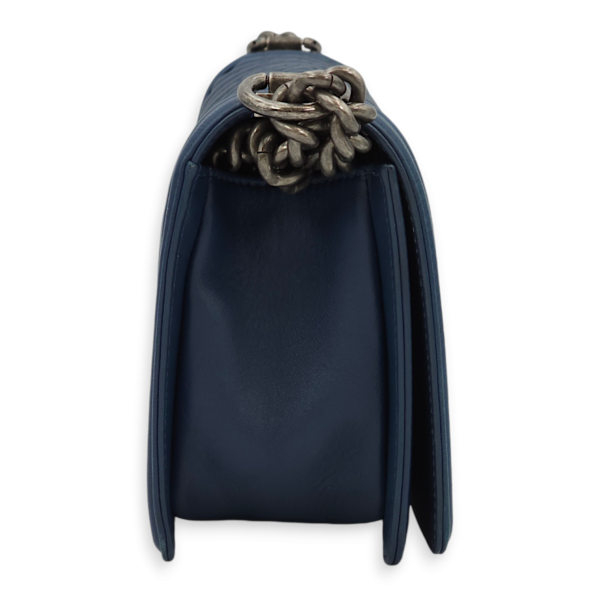 Chevron Le Boy Medium Dark Blue Shoulder Bag in Lambskin, Ruthenium hardware - Image 9