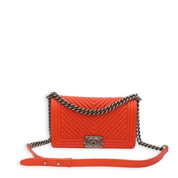 Chevron Le Boy Medium Red Shoulder Bag in Calfskin, Ruthenium hardware - Image 6