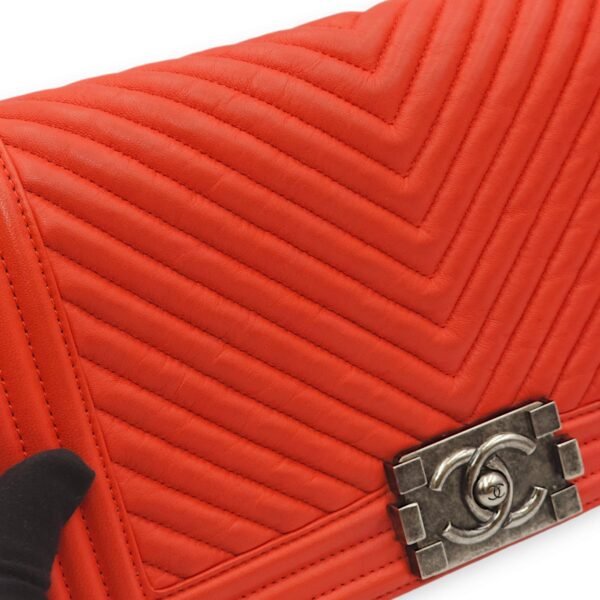Chevron Le Boy Medium Red Shoulder Bag in Calfskin, Ruthenium hardware - Image 8