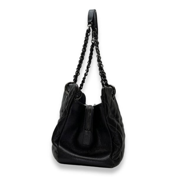 Chic Black Shoulder Bag in Caviar Leather, Silver hardware - Image 3