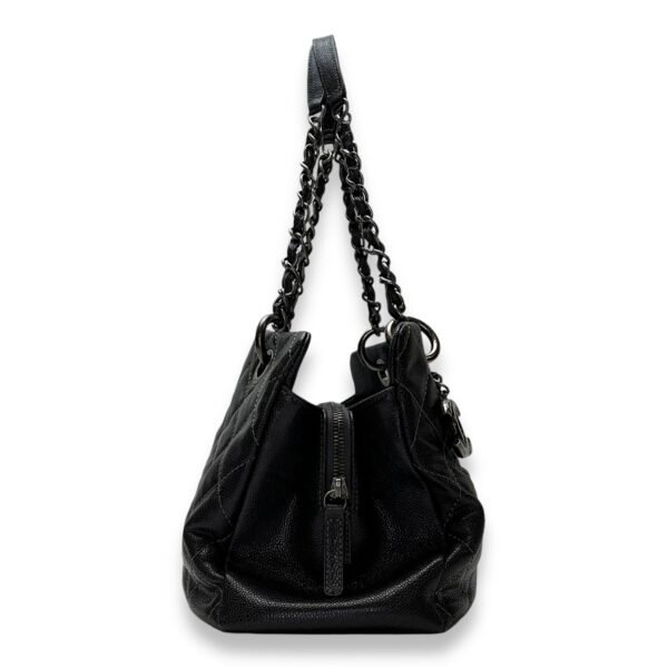 Chic Black Shoulder Bag in Caviar Leather, Silver hardware - Image 4
