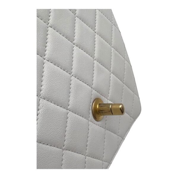 Chic Pearls White Crossbody Bag in Lambskin, Gold hardware - Image 10