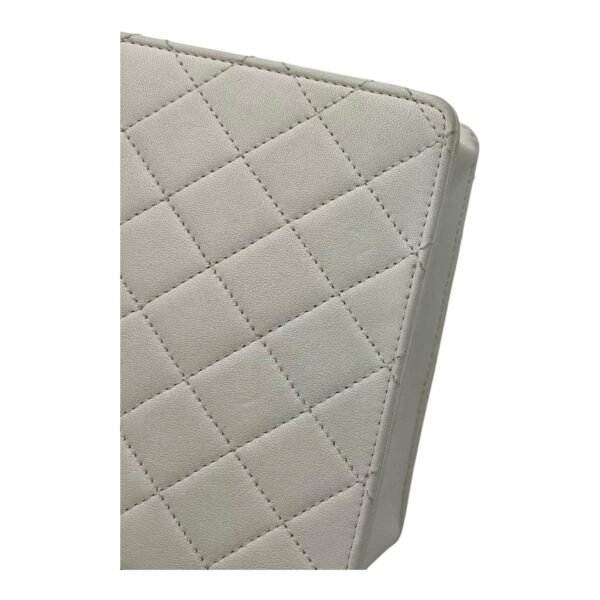 Chic Pearls White Crossbody Bag in Lambskin, Gold hardware - Image 12