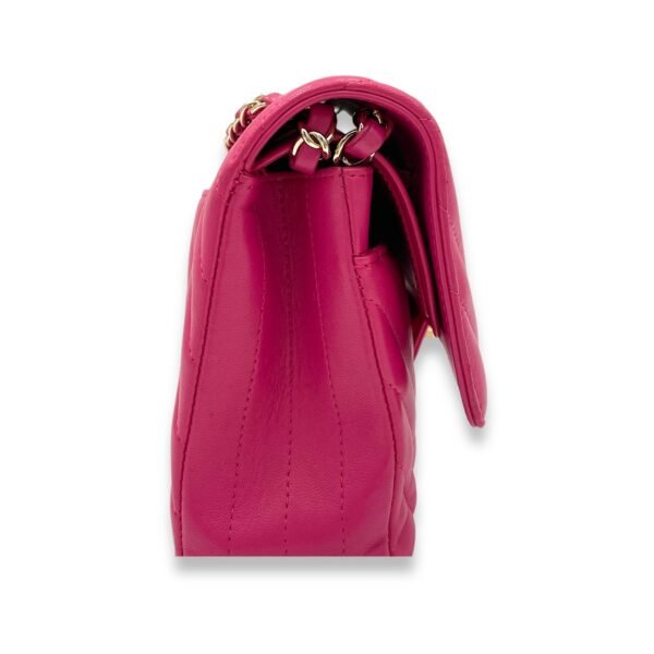 Classic Chevron Shoulder Bag in Calfskin, Gold hardware - Image 8