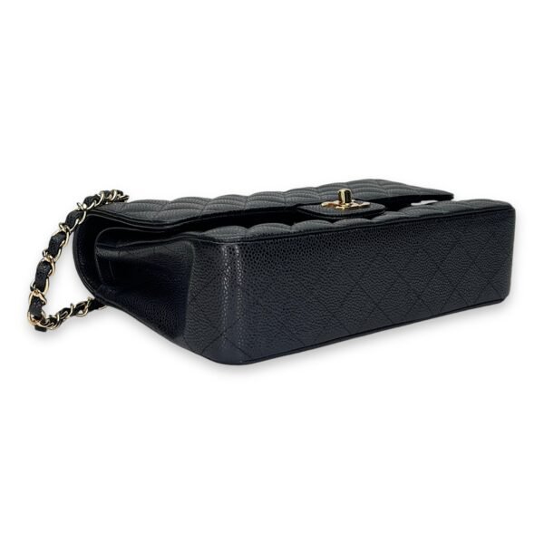 Classic Double Flap Mediun Shoulder bag in Caviar leather, Gold Hardware - Image 5