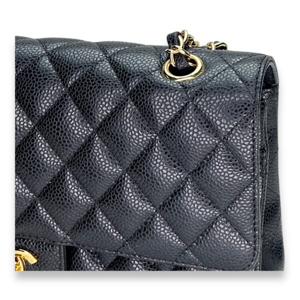 Classic Double Flap Mediun Shoulder bag in Caviar leather, Gold Hardware - Image 7