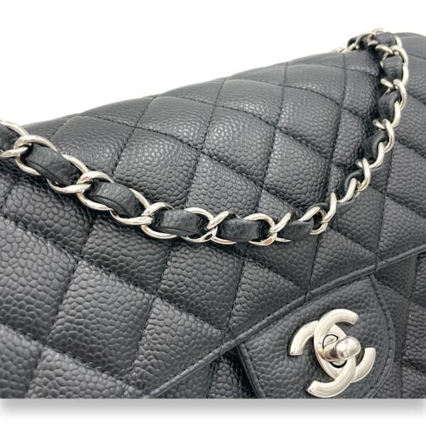 Classic Shoulder Bag Medium Black in Caviar Leather, Silver hardware - Image 6