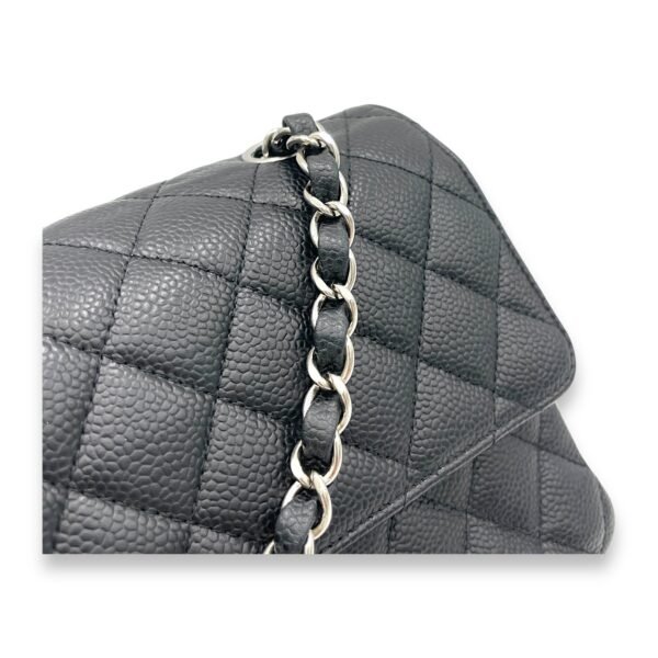 Classic Shoulder Bag Medium Black in Caviar Leather, Silver hardware - Image 9