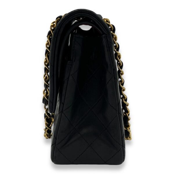 Classic Shoulder Bag Medium Black in Lambskin, Gold hardware - Image 4