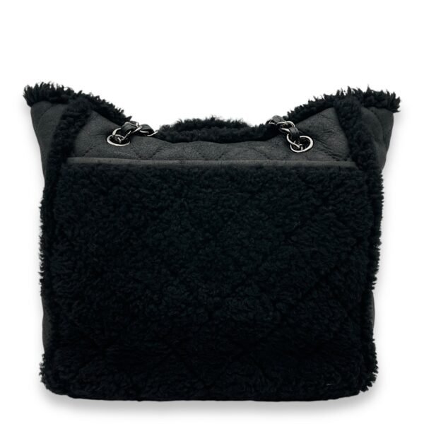 Cozy CC Shopping Black Tote Bag in Shearling/Lambskin, Palladium hardware - Image 2