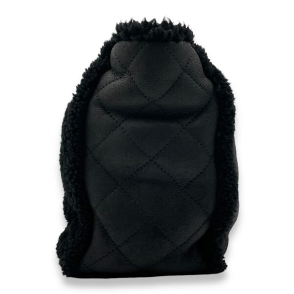 Cozy CC Shopping Black Tote Bag in Shearling/Lambskin, Palladium hardware - Image 4