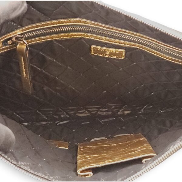 Feministe Mais Feminine Matallic Gold Clutch in Calfskin, Palladium hardware - Image 6