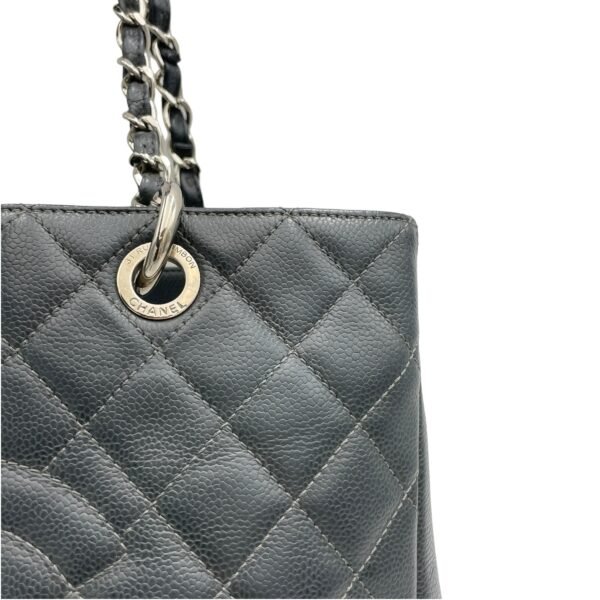 GST Grand Grey Tote Bag in Caviar Leather, Silver hardware - Image 9